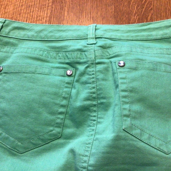 Jade green jean skirt. - Picture 3 of 3